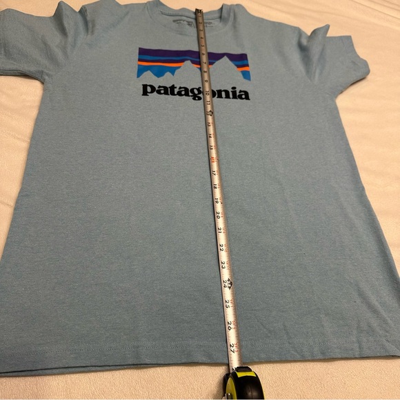 Patagonia‎ Men's Medium Light Blue Mountain Tee - Picture 4 of 9